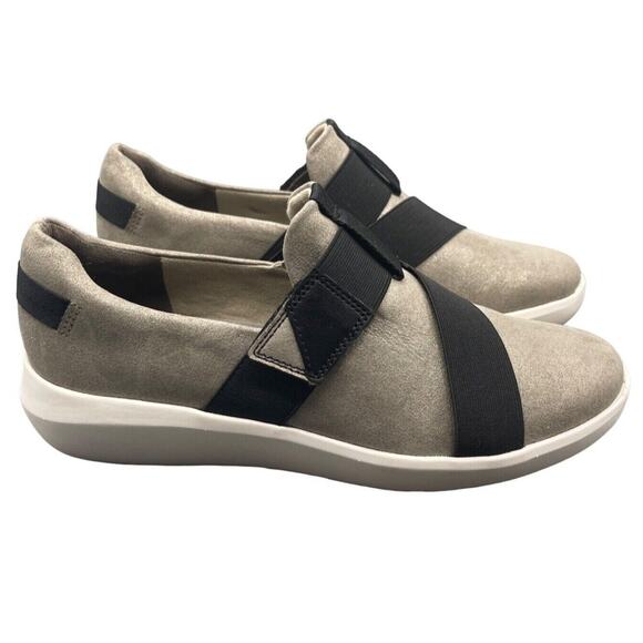 Clarks Shoes Womens Sz 8 Kayleigh Charm Metallic Taupe Suede Slip On Sneaker - Picture 1 of 9